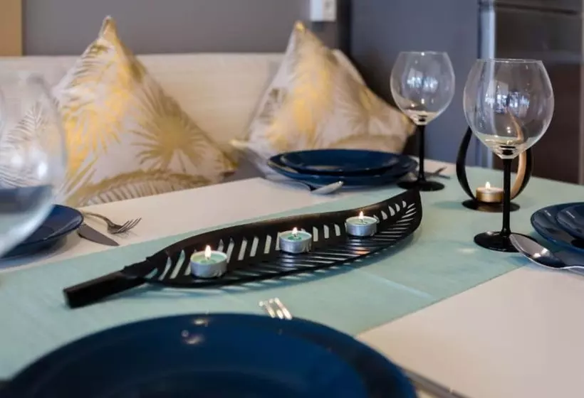 هتل Mobile Homes Bugi