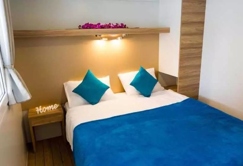 هتل Mobile Homes Bugi