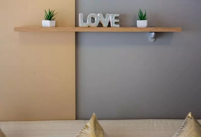 هتل Mobile Homes Bugi