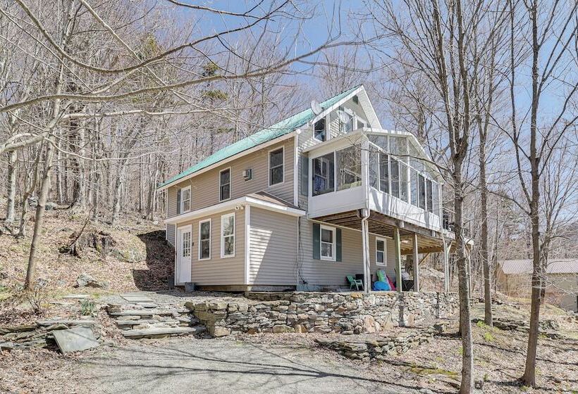 Jeffersonville Home W/ Deck Near Hiking & Climbing