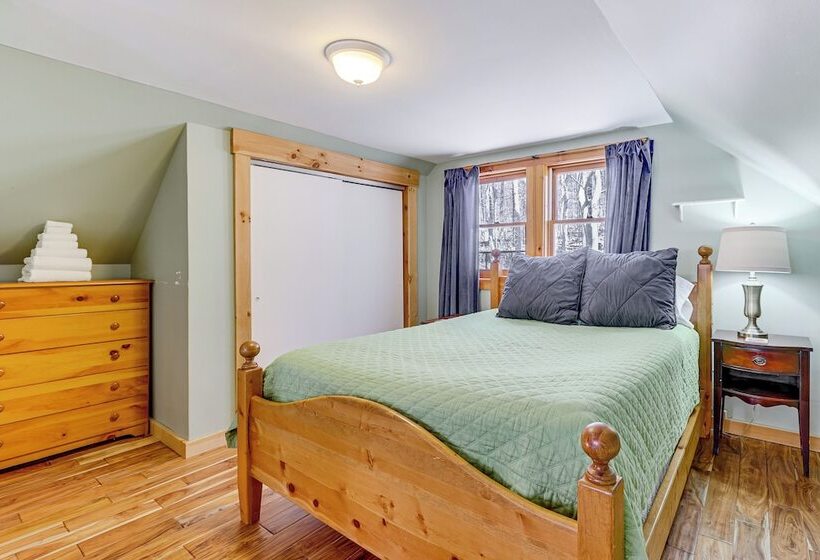 Jeffersonville Home W/ Deck Near Hiking & Climbing