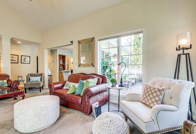 Menasha Home W/ Patio   Walking Distance To Lake!