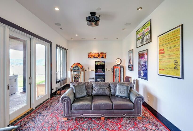 Motorcycle Themed Home In Spearfish W/ Hot Tub!