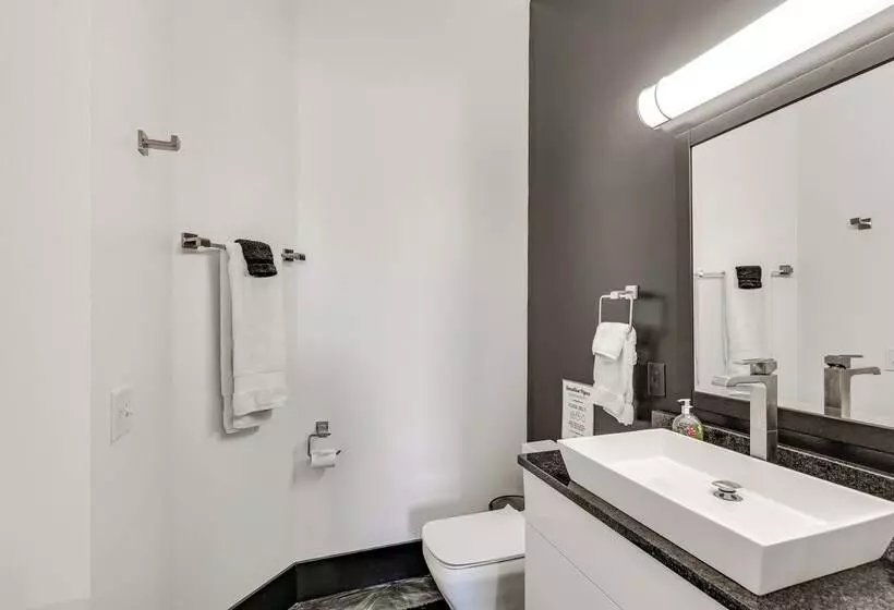 Motorcycle Themed Home In Spearfish W/ Hot Tub!