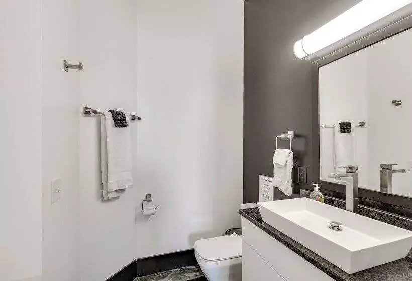 Motorcycle Themed Home In Spearfish W/ Hot Tub!