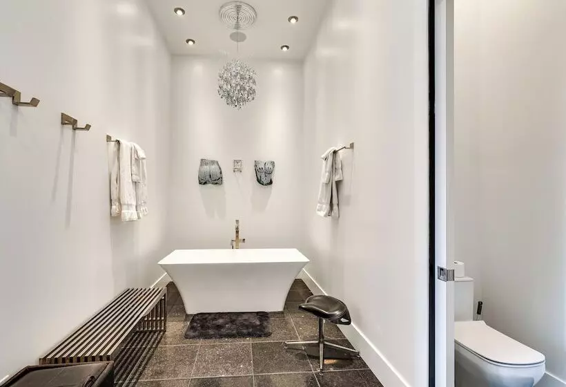 Motorcycle Themed Home In Spearfish W/ Hot Tub!