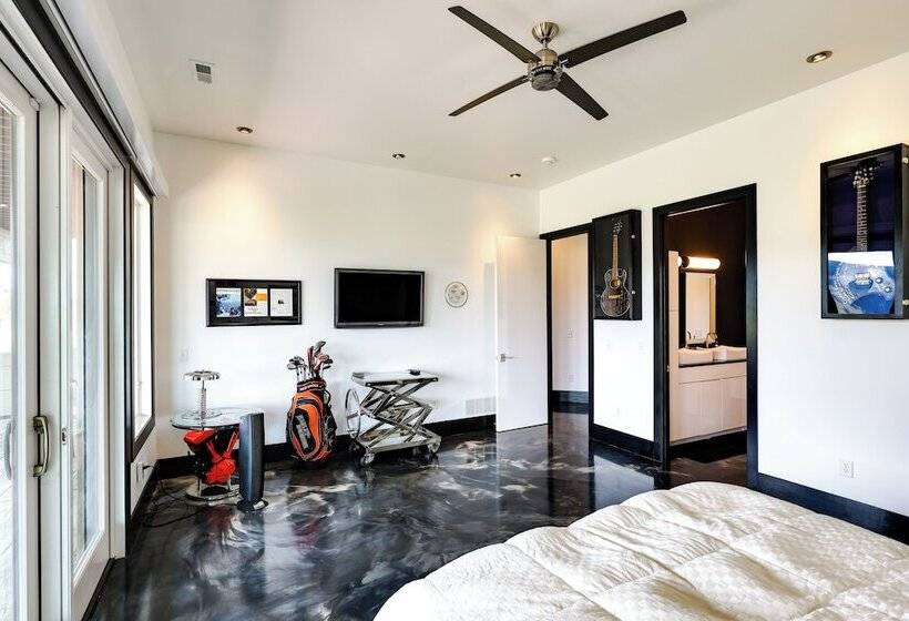 Motorcycle Themed Home In Spearfish W/ Hot Tub!