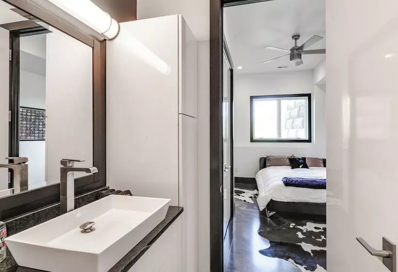 Motorcycle Themed Home In Spearfish W/ Hot Tub!