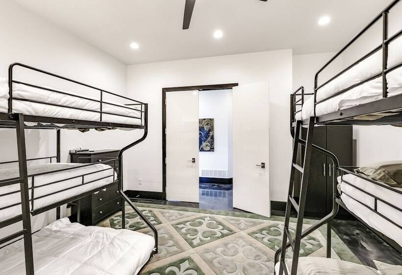 Motorcycle Themed Home In Spearfish W/ Hot Tub!