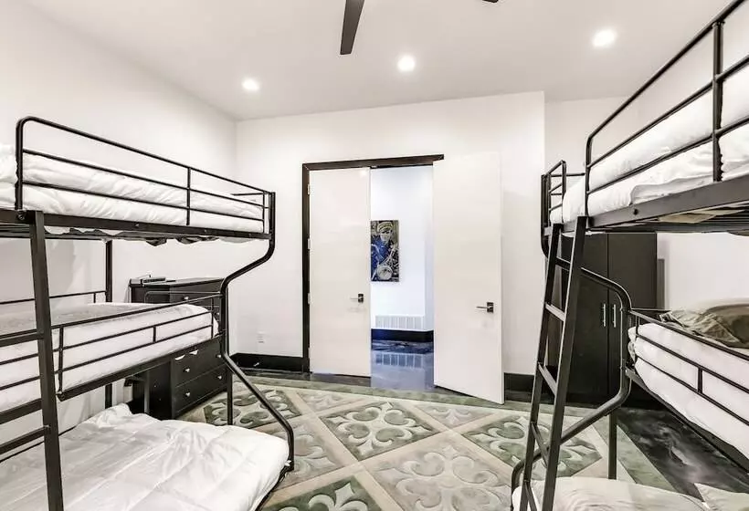 Motorcycle Themed Home In Spearfish W/ Hot Tub!