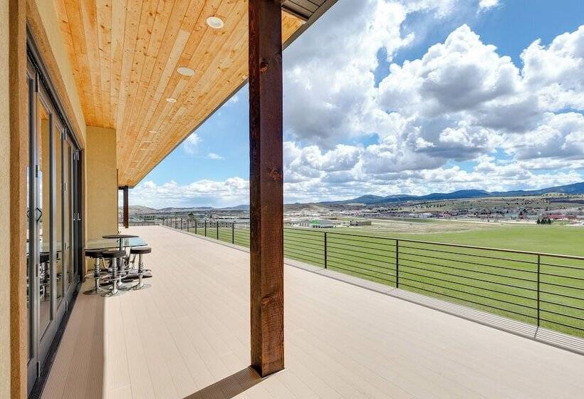 Motorcycle Themed Home In Spearfish W/ Hot Tub!