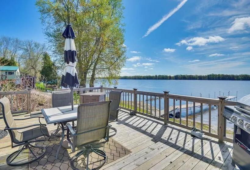 Ogdensburg Waterfront Cottage W/ Deck & Bbq Grill!