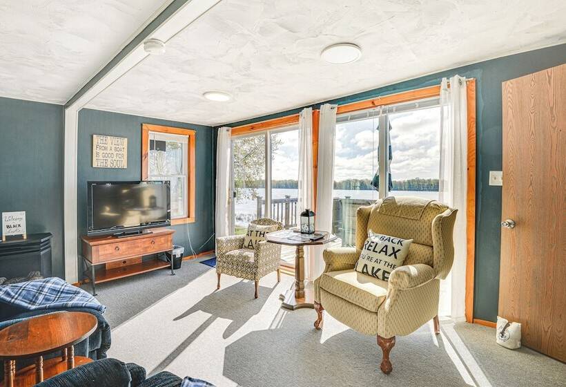 Ogdensburg Waterfront Cottage W/ Deck & Bbq Grill!