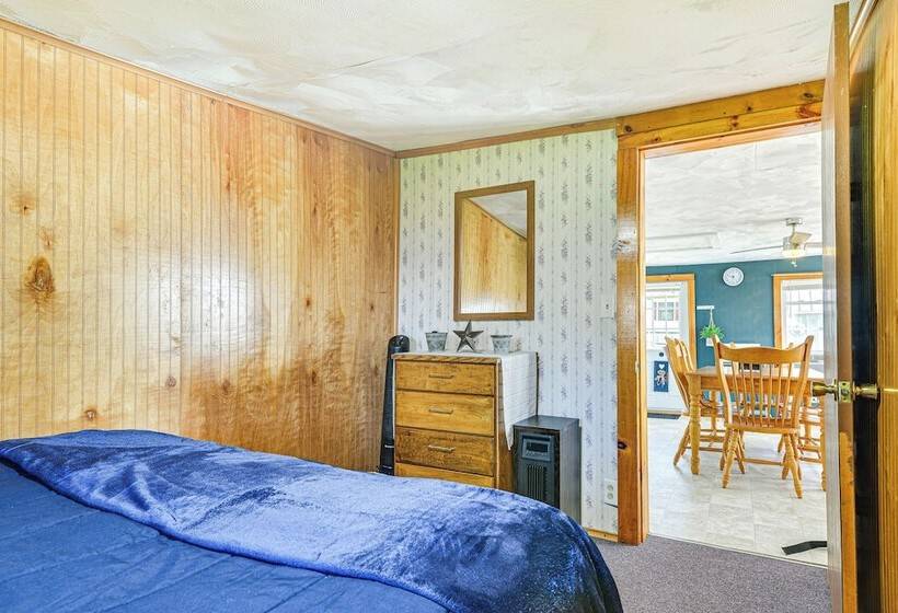 Ogdensburg Waterfront Cottage W/ Deck & Bbq Grill!