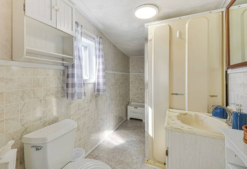 Ogdensburg Waterfront Cottage W/ Deck & Bbq Grill!