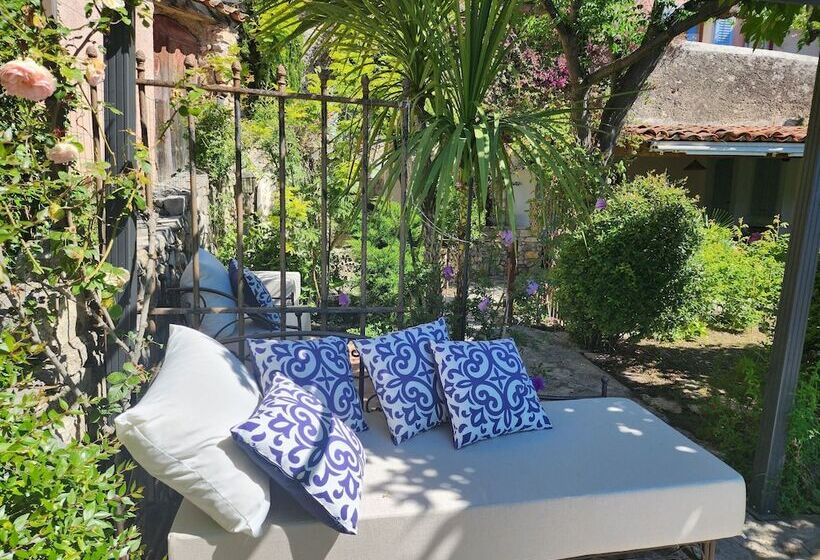 Пансион La Belle Histoire