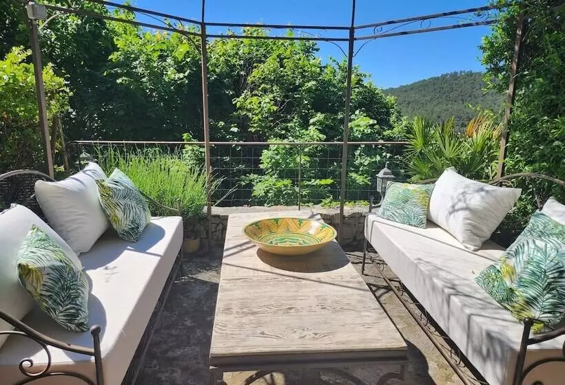 Majatalo La Belle Histoire