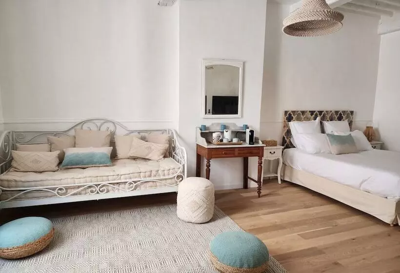 Majatalo La Belle Histoire