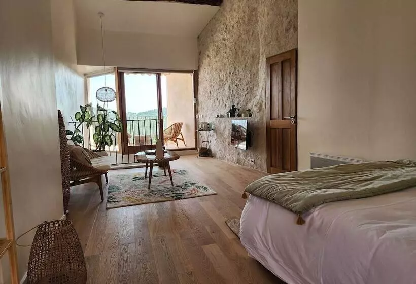 Majatalo La Belle Histoire