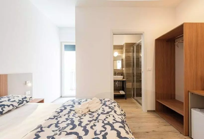 ペンション La Perla Del Mare Rooms
