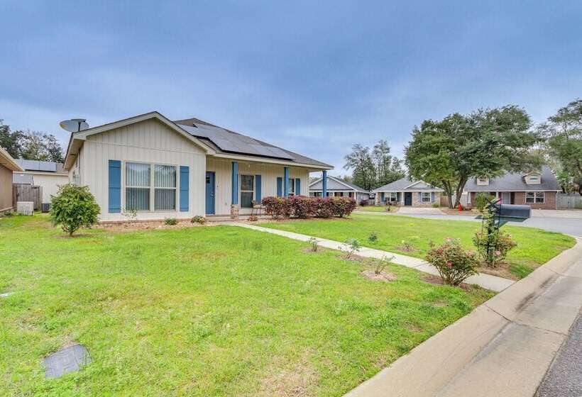 Pet Friendly Pensacola Home ~ 2 Mi To Bruce Beach!