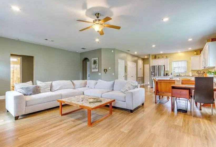 Pet Friendly Pensacola Home ~ 2 Mi To Bruce Beach!