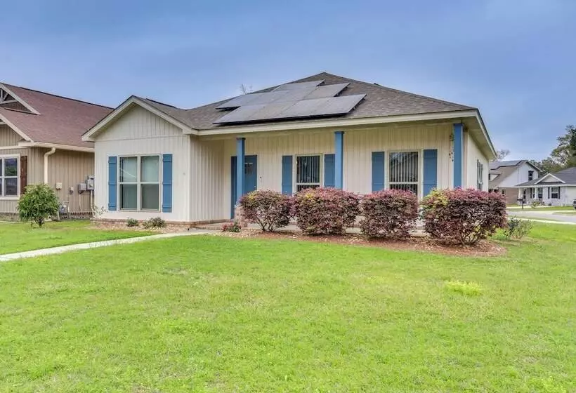 Pet Friendly Pensacola Home ~ 2 Mi To Bruce Beach!