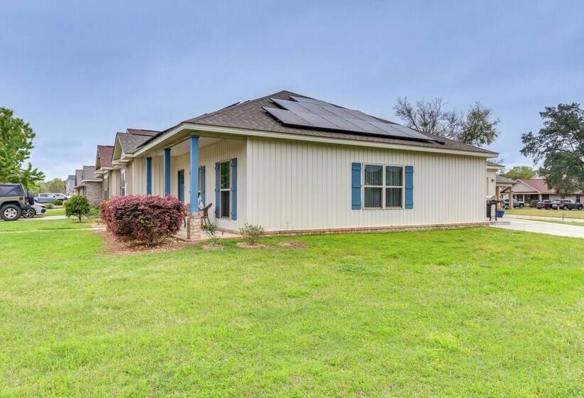 Pet Friendly Pensacola Home ~ 2 Mi To Bruce Beach!