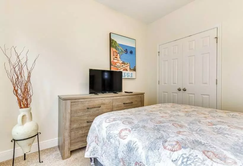 Pet Friendly Pensacola Home ~ 2 Mi To Bruce Beach!