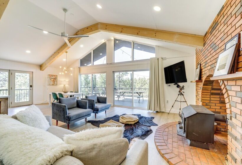 Pine Cabin W/ Large Deck & Scenic Mountain Views!