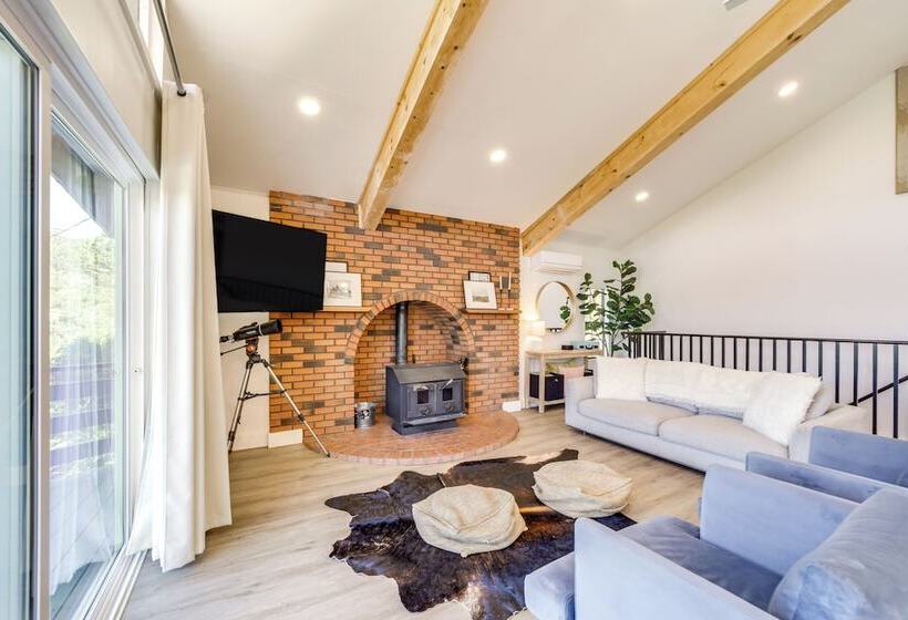 Pine Cabin W/ Large Deck & Scenic Mountain Views!