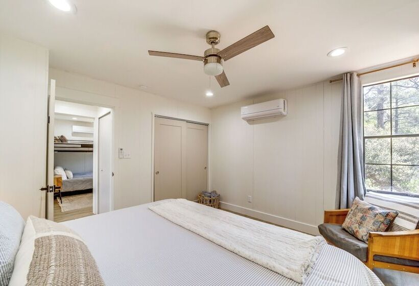 Pine Cabin W/ Large Deck & Scenic Mountain Views!