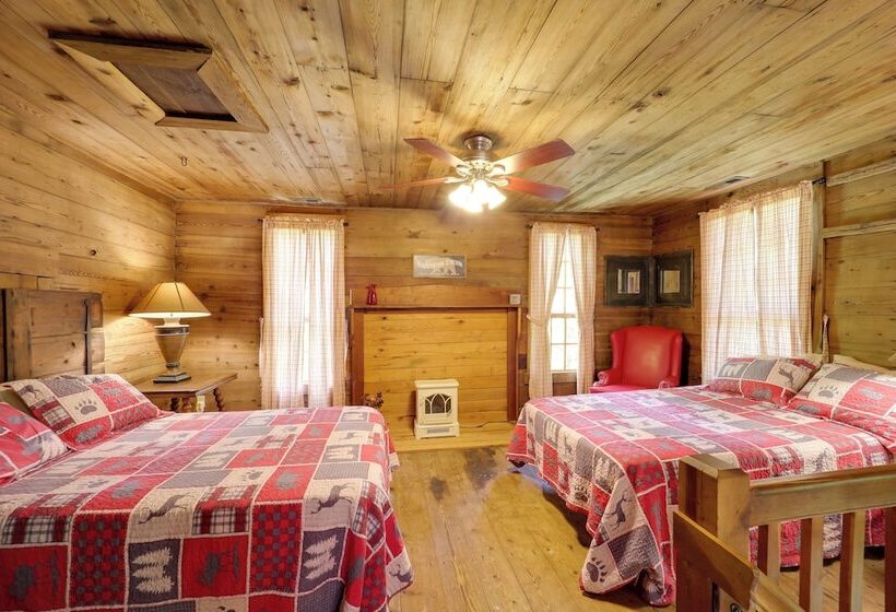 Fire Pit & Hot Tub: Dog Friendly Marion Retreat