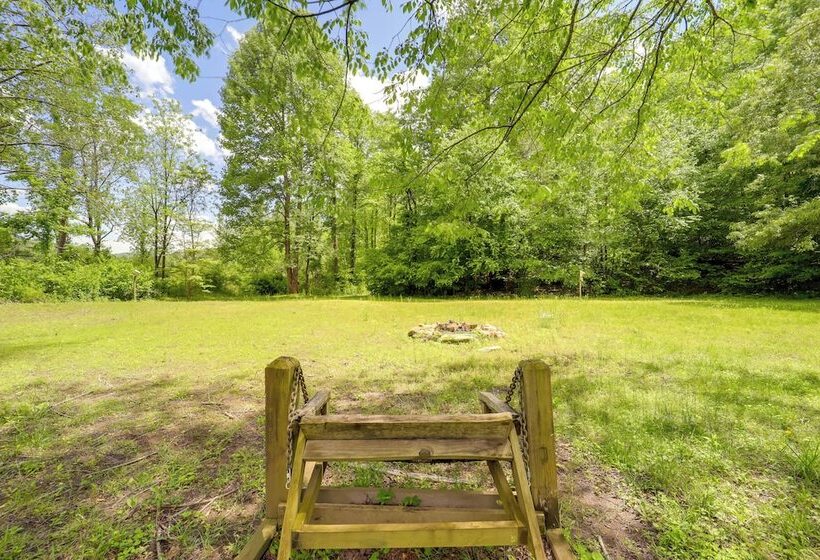 Fire Pit & Hot Tub: Dog Friendly Marion Retreat