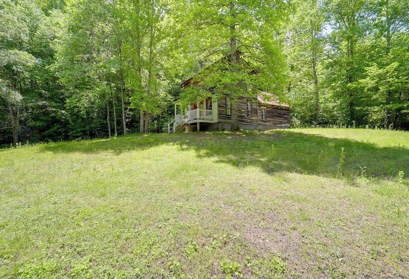 Fire Pit & Hot Tub: Dog Friendly Marion Retreat