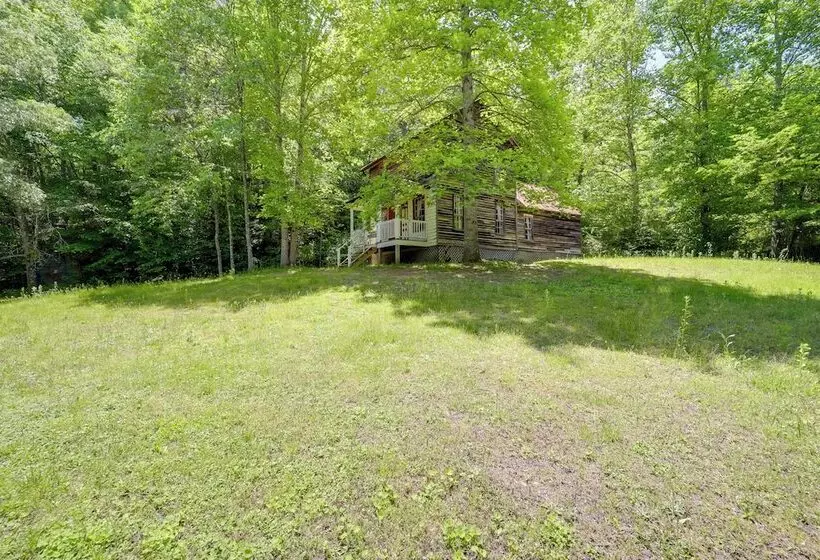 Fire Pit & Hot Tub: Dog Friendly Marion Retreat