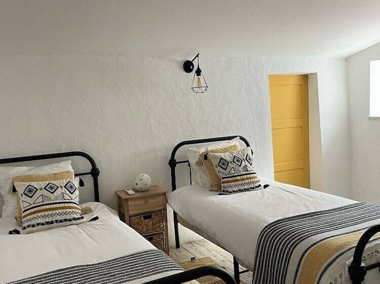 דירת נופש Impeccable 3 Bed House In Portel