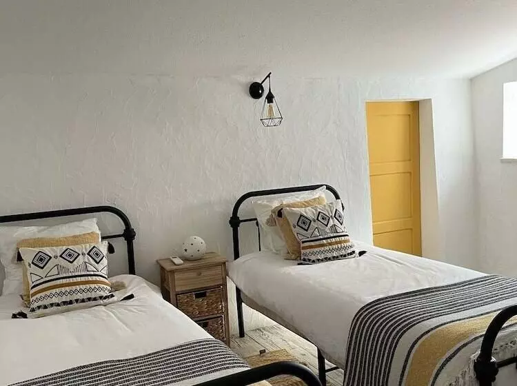 Residenssi Impeccable 3 Bed House In Portel