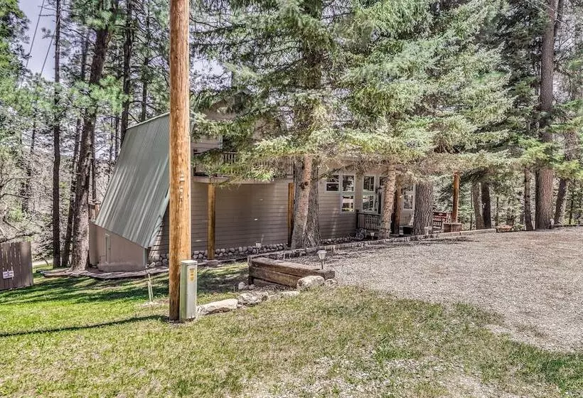 Rustic Cloudcroft Cabin W/ Spacious Deck & Grill!