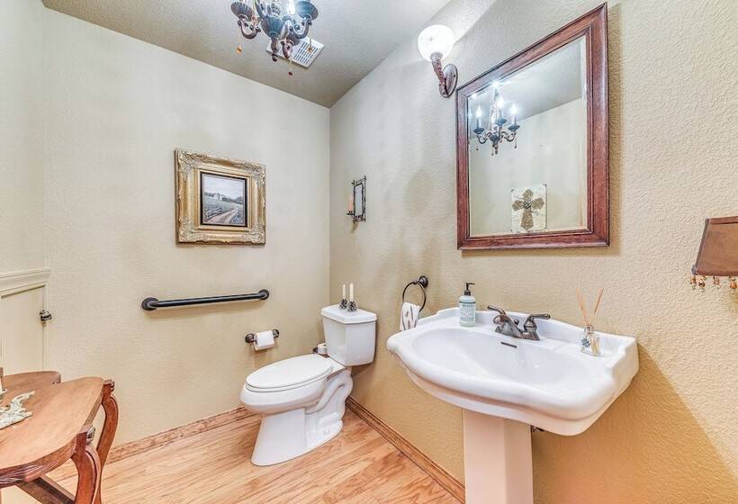 Rustic Cloudcroft Cabin W/ Spacious Deck & Grill!