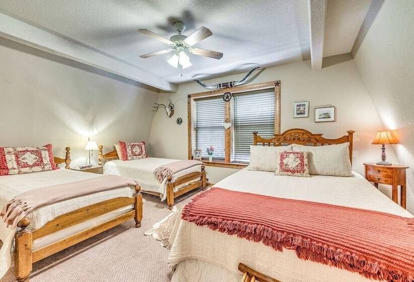 Rustic Cloudcroft Cabin W/ Spacious Deck & Grill!