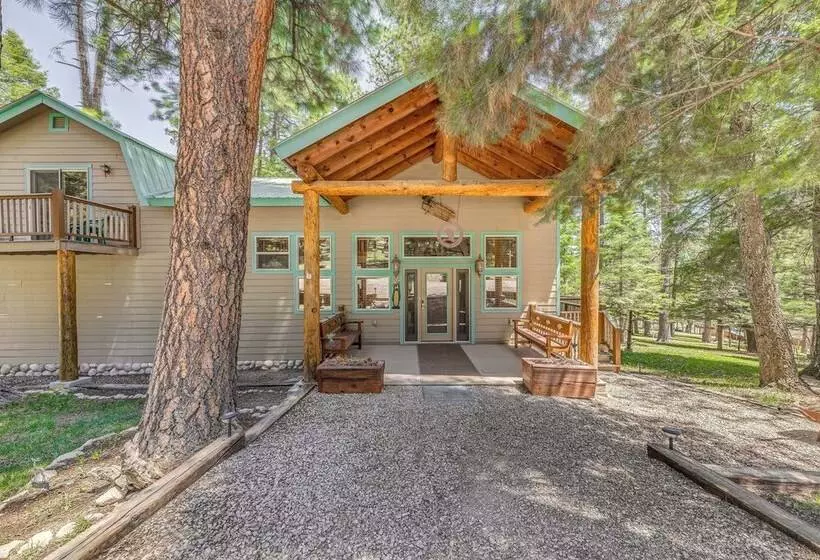 Rustic Cloudcroft Cabin W/ Spacious Deck & Grill!