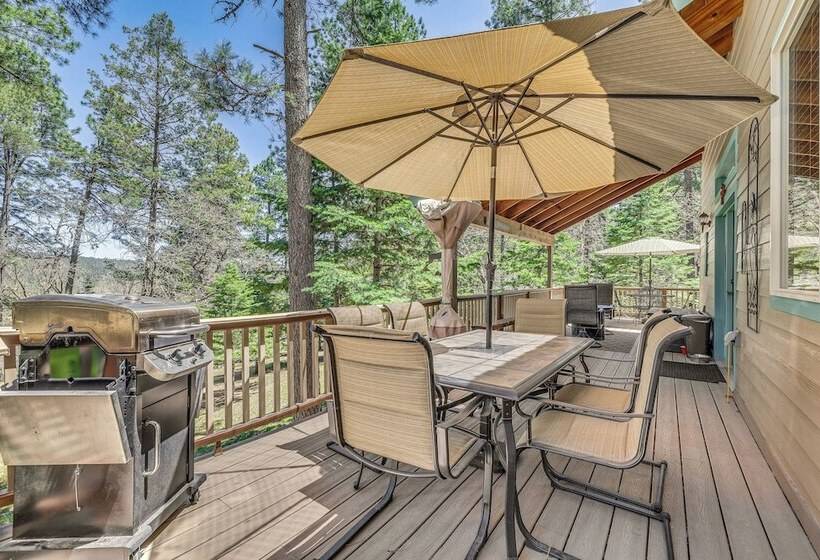 Rustic Cloudcroft Cabin W/ Spacious Deck & Grill!