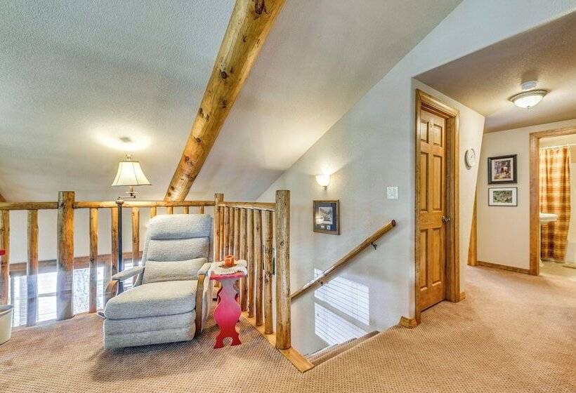 Rustic Cloudcroft Cabin W/ Spacious Deck & Grill!