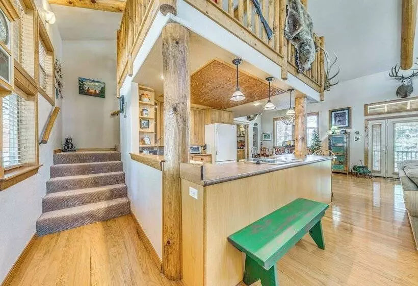 Rustic Cloudcroft Cabin W/ Spacious Deck & Grill!