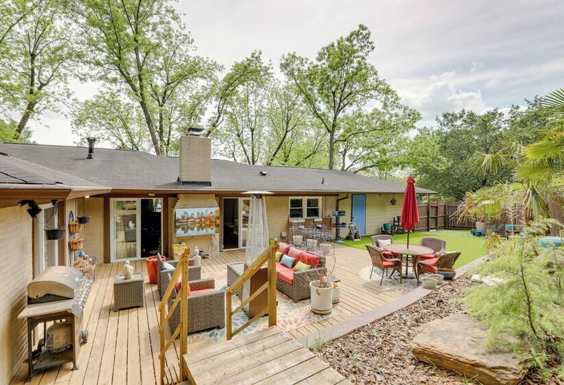 Spacious Atlanta Home W/ Yard ~ 9 Mi To Downtown