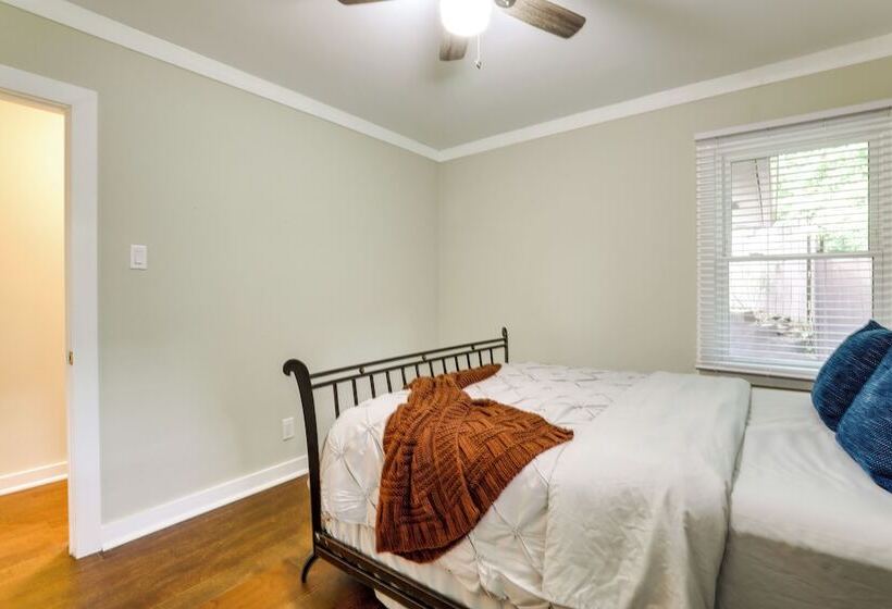 Spacious Atlanta Home W/ Yard ~ 9 Mi To Downtown