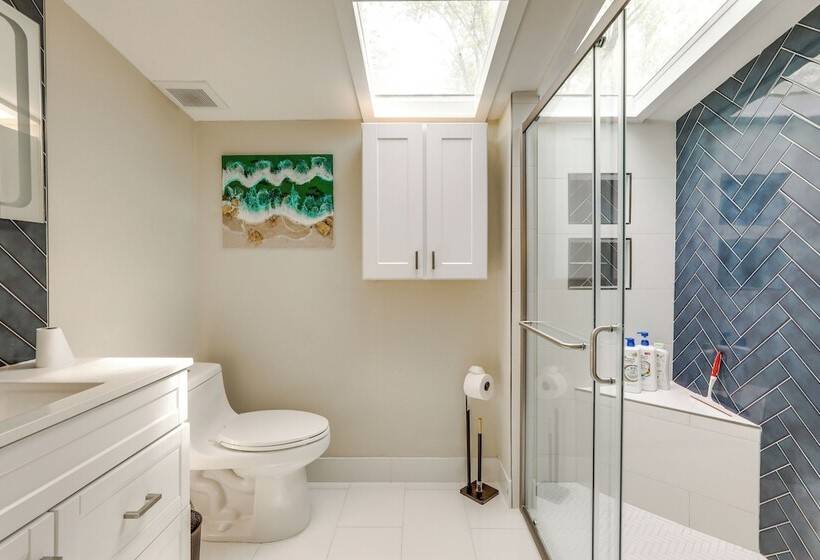 Spacious Atlanta Home W/ Yard ~ 9 Mi To Downtown