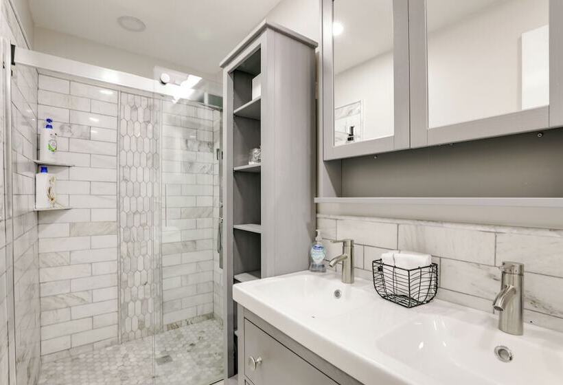 Spacious Atlanta Home W/ Yard ~ 9 Mi To Downtown