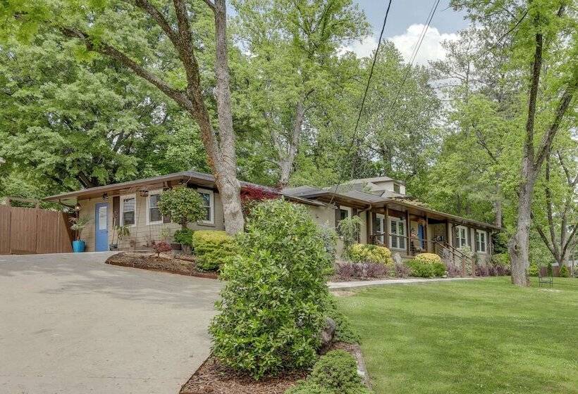 Spacious Atlanta Home W/ Yard ~ 9 Mi To Downtown